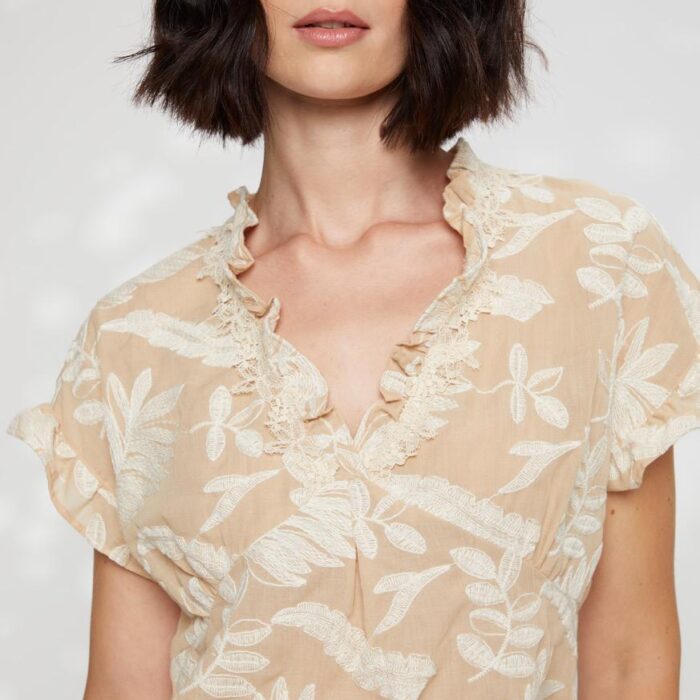 Blusa ricamata